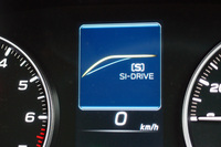 「インテリジェントモード」と「スポーツモード」の2種類から走行モードを選べる「SI-DRIVE」。これも全車に標準で搭載されている。