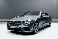 先代W213型「Eクラス」のクーペ版であるC238型「Eクラス クーペ」も、流通台数はやや少なめだが、総額300万円前後で入手できる。全長×全幅×全高＝4855×1860×1430mmというボディーサイズからは「大人のクーペ」としての余裕が十分に感じられる。