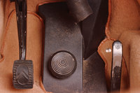 ブレーキはペダルではなく、写真中央のゴムスイッチを踏み込むことで操作した。