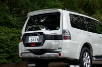 「ファイナルエディション」にはルーフレールと電動ロングサンルーフも備わる。