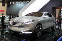 「プジョーSXC」は、ミドルサイズのSUVコンセプト。デザインは中国で行われた。