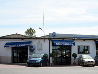 ある小さな販売店の風景。せっかくこの間変えたのに。