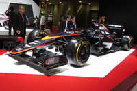 F1マシンの「マクラーレン・ホンダMP4-30」。写真は2015年の東京モーターショーでの展示の様子。