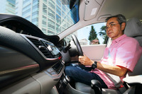 モータージャーナリストの熊倉重春さん。