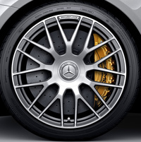 カーボンパーツが目印の特別な「メルセデスAMG GT」が登場の画像