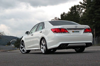 こちらは、トヨタモデリスタインターナショナルの手になるドレスアップバージョン。