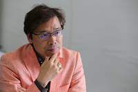 「マツダのエンジンは“ダウンサイズターボ”ではなくSKYACTIVでいく。共感してくれる方たちと、きちっと手を結びたい」と猿渡主査。