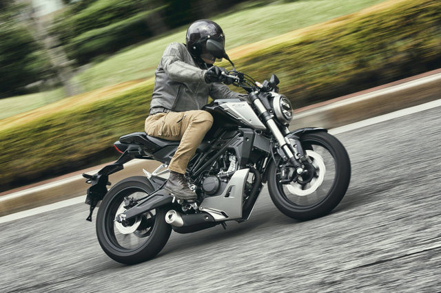 ホンダcb125r Mr 6mt レビュー ベテランよ来たれ Webcg