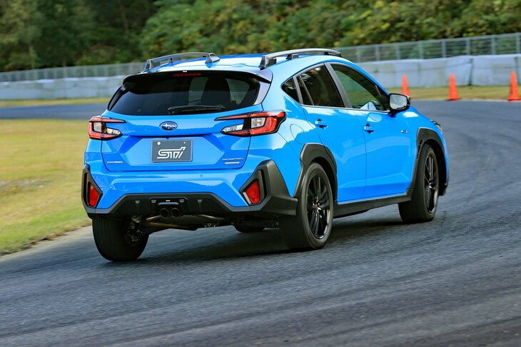 スバル・クロストレック リミテッド STIパフォーマンスパーツ装着車