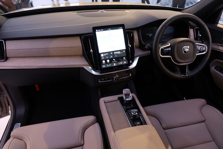 ボルボXC90プラスB5 AWD（インテリア）