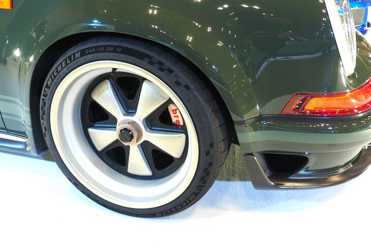 ポルシェ911リイマジンドbyシンガーDLS