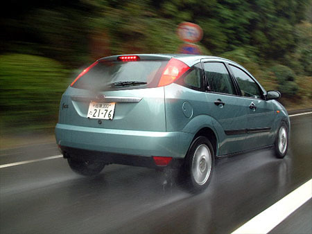 フォード・フォーカス2000GHIA 5ドアハッチバック(4AT)【試乗記】