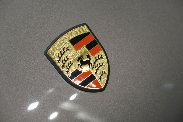 ポルシェ911／横浜ゴム