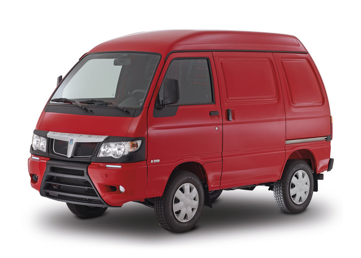 7代目「ハイゼット」をベースとする「ピアッジオ・ポーター」のパネルバン。これは2016年モデルで、エンジンは1.3リッター直4 DOHC 16バルブとのこと。