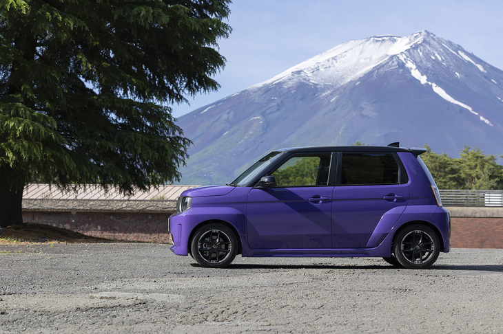 ボディーサイズは全長×全幅×全高＝3580×1575×1615mmと、縦横とも軽自動車の枠を割と大胆にはみ出している。