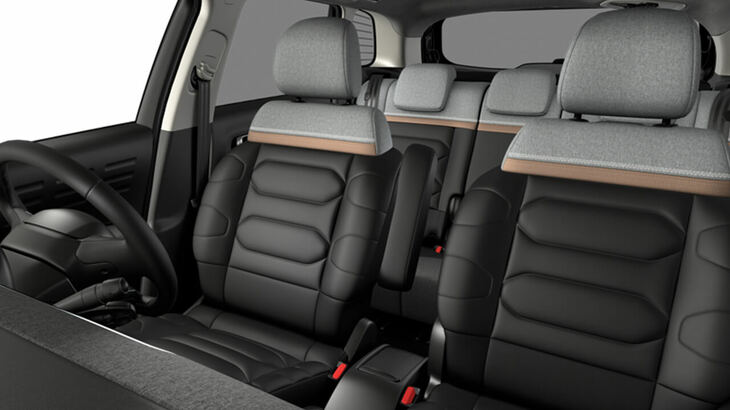 「C3エアクロス エディション ノアールBlueHDi」のインテリア。