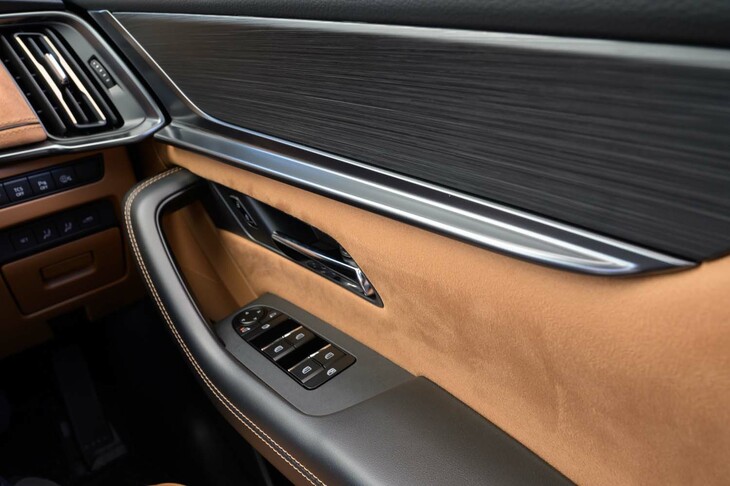 マツダCX-80 XDハイブリッド プレミアムスポーツ（ドアトリム）