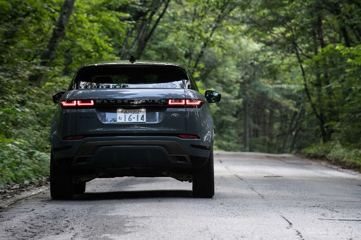 先代から流用されたのはドアヒンジ程度だとか。2代目への移行にあたり、すべてが刷新されている。