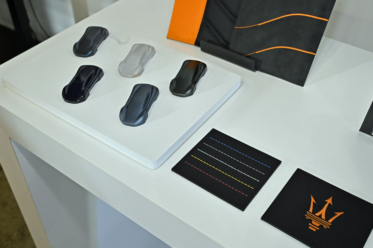 独自のカスタイマイズプログラム「フォーリセリエ」の素材見本。