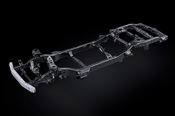 ハイブリッド化に際してフレームも強化された。