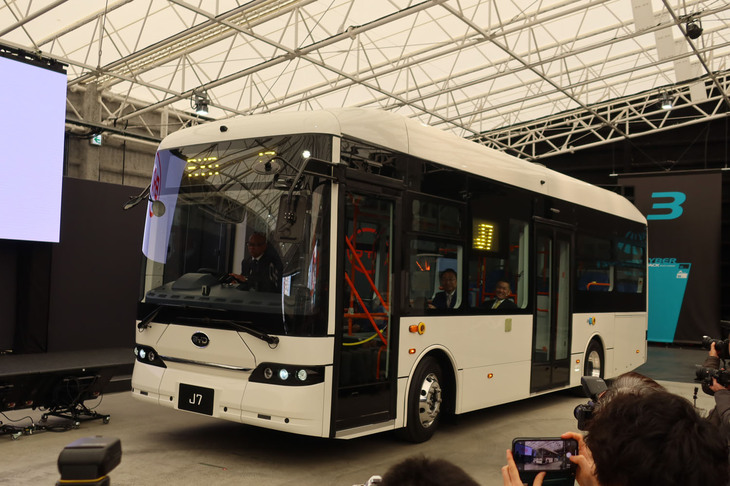 2025年は、日本市場のために開発されたEVバス「J7」も導入される。同モデルの車名に見られる“J”はJapan（日本）を示している。