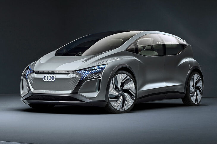 アウディA2 e-tron／市場投入時期：2023年。低い利益率と社内での競争によって「A1」は終焉を迎えそうだ。その後継車として、アウディは「A2」を「MEB」ベースで完全な電気自動車として復活させる可能性がある。SUVはまだまだブームなので、新型A2も「Q2」の高い「e-tron」として登場する可能性がある。そうすればアウディは「メルセデス・ベンツEQA」の対抗馬を手に入れることができる。