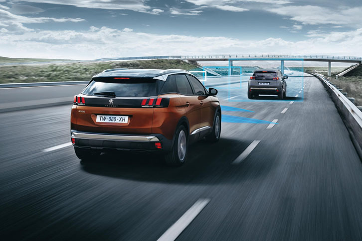 運転支援システムの強化も図られており、アクティブセーフティーブレーキ、レーンキープアシスト、アクティブブラインドスポットモニターなどが標準装備となる。