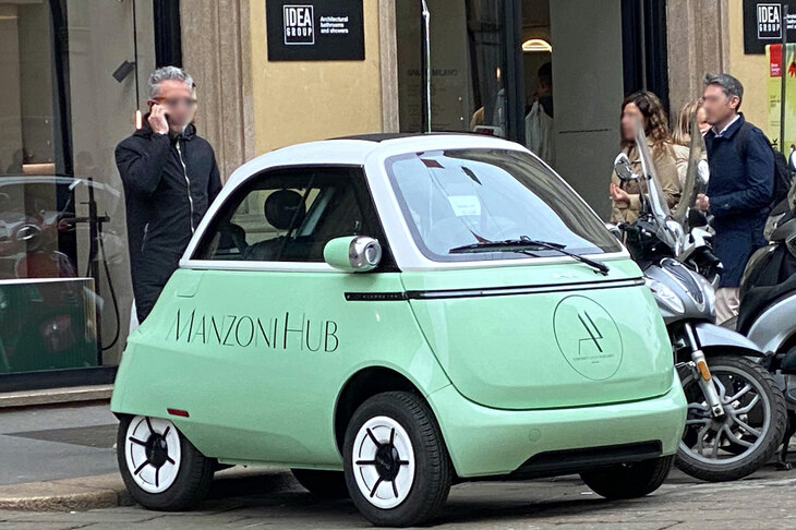 ここからはミラノで見かけたほかの電動クアドリサイクルを。こちらはスイス企業がトリノ郊外のチェコンプ社に生産を委託しているモデル。