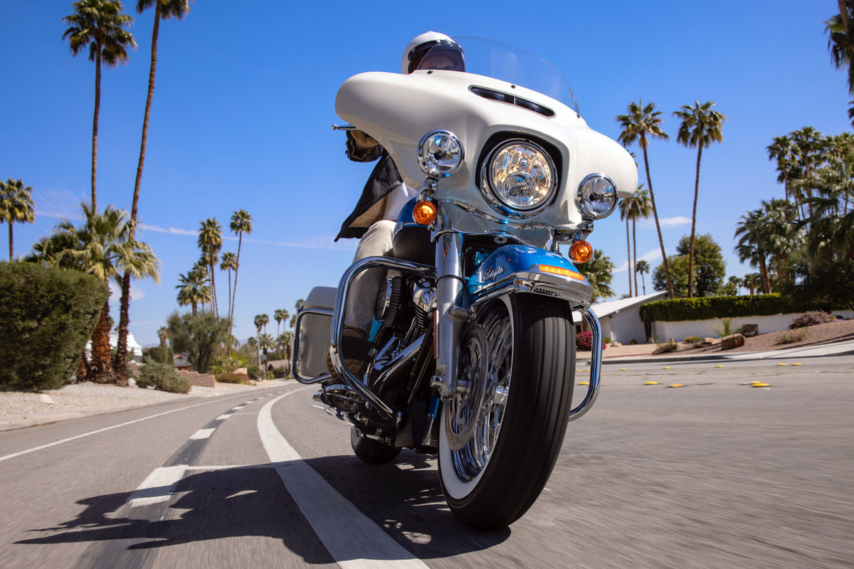 往年のデザインを現代に復刻 ハーレーが限定モデル「エレクトラ