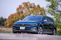 2021年4月6日に発表された「パサート」のマイナーチェンジモデル。今回は、クロスオーバーモデルのトップグレード「オールトラックTDI 4MOTIONアドバンス」に試乗した。車両本体価格は604万9000円。