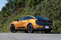 プラットフォームは「カムリ」や「RAV4」と同じ「GA-K」。FFベースのシャシーだが、新型「クラウン」は全車が4WDだ。