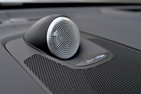 オプションで用意されるBowers & Wilkinsのサウンドシステムは、筆者おすすめの装備のひとつ。イエテボリ・コンサートホールの音響を再現したという、「コンサート」モードも選べる。