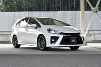 「プリウスα」の“GRスポーツ”は、「アクア“GRスポーツ”」とともに、今冬にも販売開始される見込み。写真はプロトタイプ。