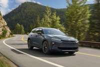 「クラウン エステート」の北米仕様車にあたる「クラウン シグニア」。同モデルのパワートレインは、2.5リッター自然吸気エンジンをベースとするハイブリッドのみとなっている。