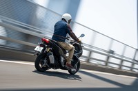 排気量149ccの「ADV150」は高速道路が走行可能。法定速度の上限がちょうど動力性能の限界と感じられた。