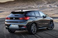 ブラックで塗られた「X2 M35i」のリアビュー。明照寺氏いわく、こちらの方がイメージがスポーティーなのに加え、特徴的なクルマの形状も分かりやすいとのこと。