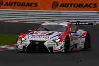 GT500クラスで勝利したNo.39 DENSO KOBELCO SARD LC500（ヘイキ・コバライネン／中山雄一）。