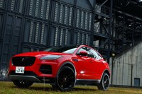 「Eペース」は、ジャガーのラインナップにおいて最もコンパクトなSUV。2021年2月に受注が始まった大幅改良モデルには、「PTA」と呼ばれる最新アーキテクチャーが採用されている。