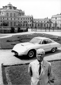 「フェラーリ400スーパーアメリカ エアロディナミカ」と、ジョバンニ・バッティスタ・ファリーナ。