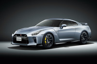 「日産GT-R」のモード燃費は10年前からずっとよくないが、それがGT-Rの魅力をそいでいるということはないだろう。
