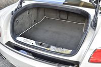 ラゲッジルーム容量は475リッター。