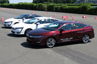 今回のイベントで最初に試乗した「クラリティ」シリーズの3台。既出の燃料電池車に加え、同じ車台をベースとしたPHEVとEVが追加投入される。