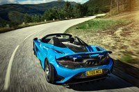 0-100km/h加速は2.8秒　マクラーレンの新型オープンスポーツカー「765LTスパイダー」登場の画像