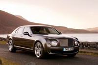 新旧2台のベントレー、横浜美術館に登場