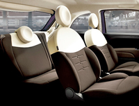 ツートンカラーのインテリア。
    