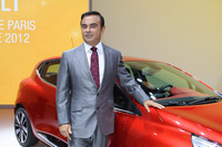 ゴーンCEOが新型「クリオ」の環境性能をアピール。