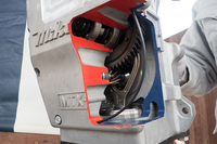 カットモデルが展示されていたのでじっくり観察。エンジンからの出力を減速し、シャフトを通じて下のプレートを動かしている。