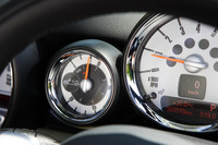 フルオープンにしている時間を計測する、オプションのオールウェイズ・オープン・タイマー。6時間59分まで計測可能。