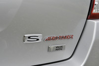 「カローラ フィールダー」には1.5と1.8が設定される。今回試乗したのは後者の「1.8S“AEROTOURER”」というグレード。フロントスポイラー＆リップスポイラーなどのエアロパーツやフォグランプが備わる。