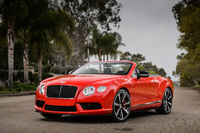 ボディーカラーは全17色。スポーティーなキャラクターを強調する鮮やかな色が用意される。写真は「セント・ジェームズ・レッド」。